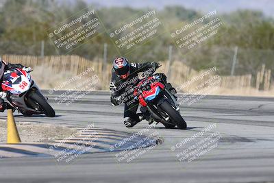 media/Dec-01-2025-Moto Forza (Mon) [[2daa91e15f]]/1-Advanced Group/Session 3 (Turn 3)/